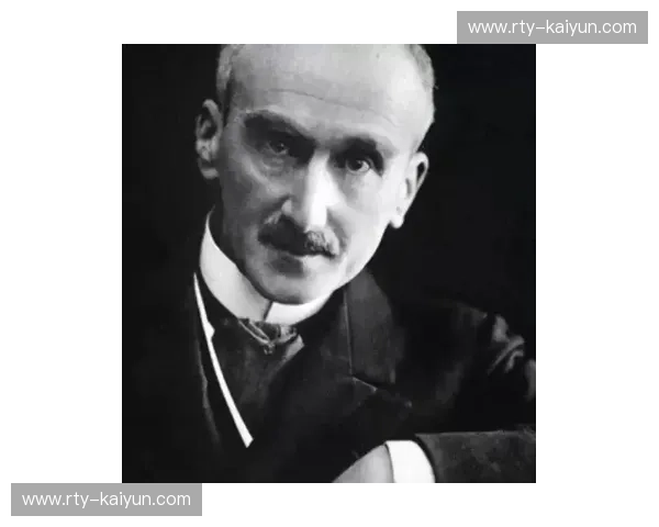 集锦比利简金杯：一杯链接记忆与风格的现代收藏